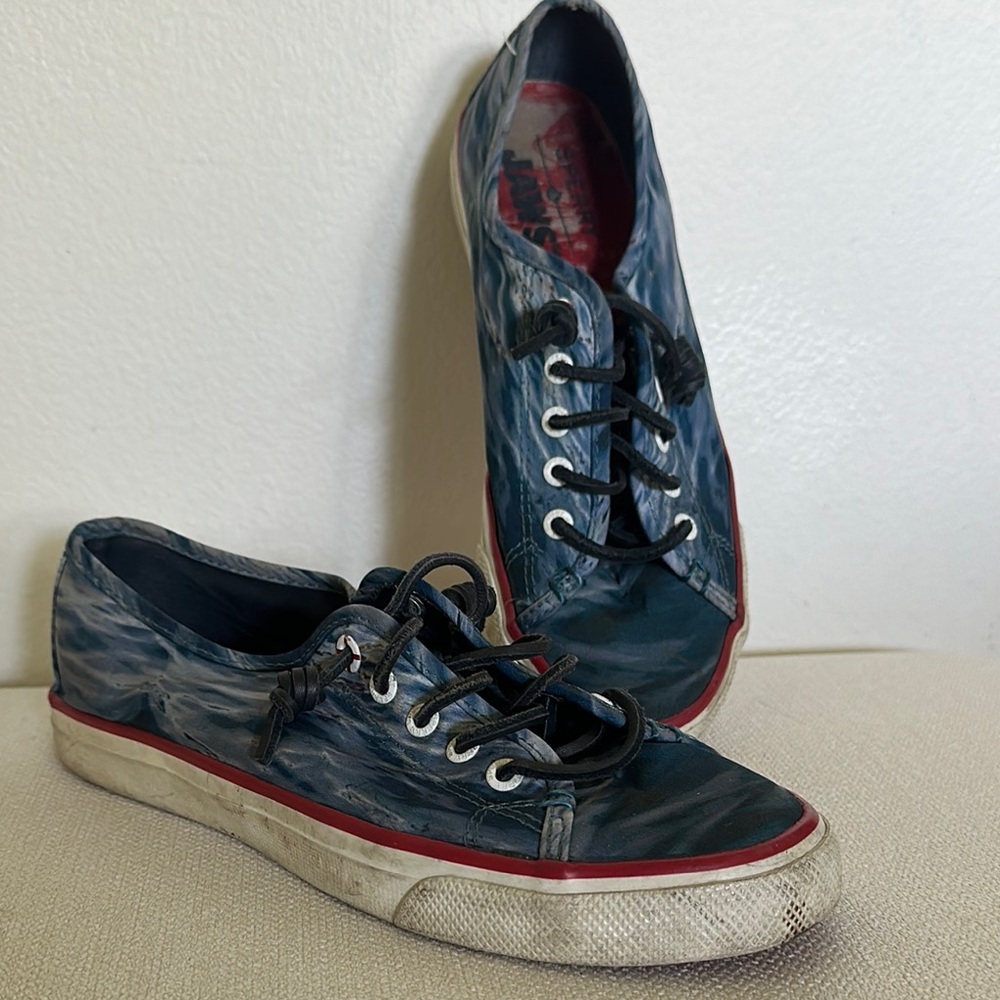JAWS Sperry limited edition boat shoes Ocean Wave Sneakers with Red Trim sz 7